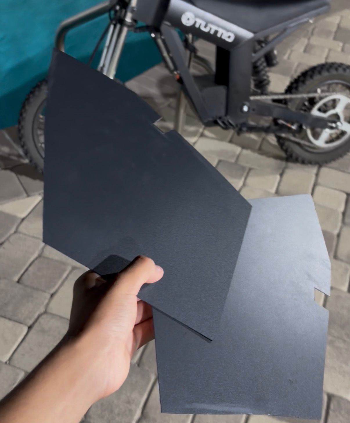 Tuttio Battery Sheild